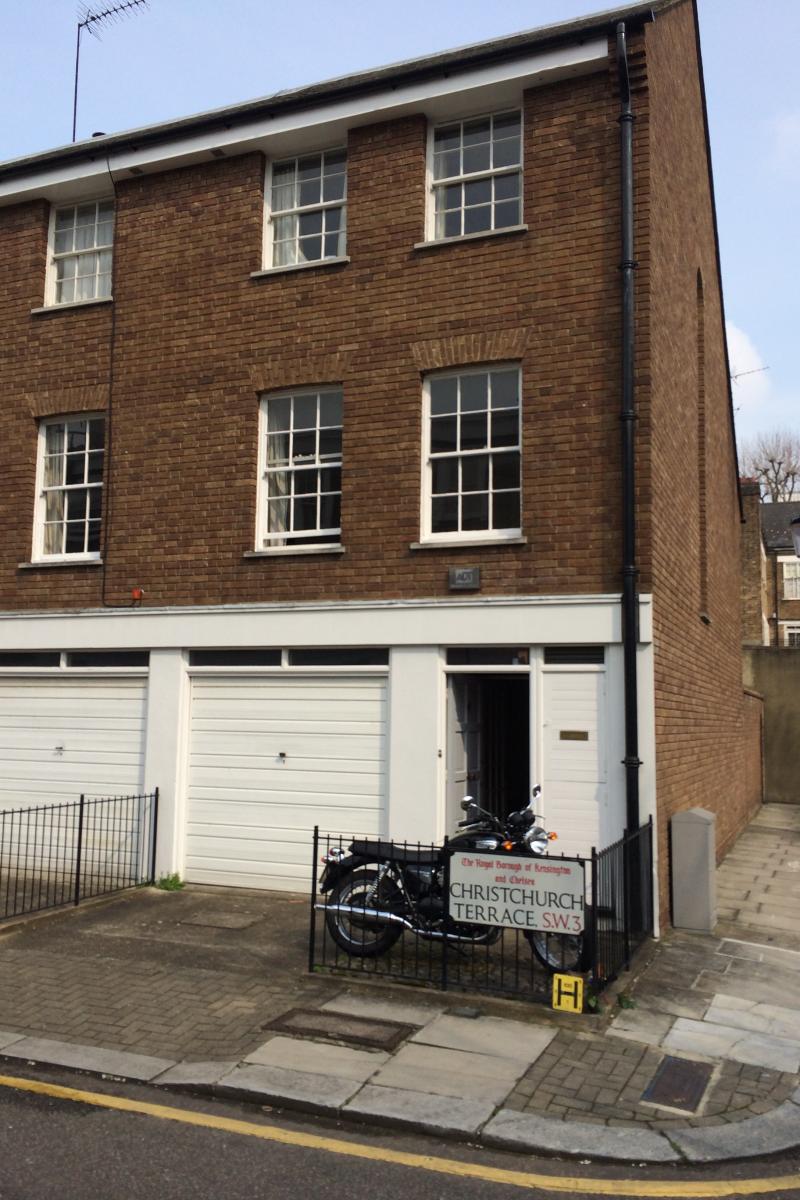 Three-storey end of terrace property